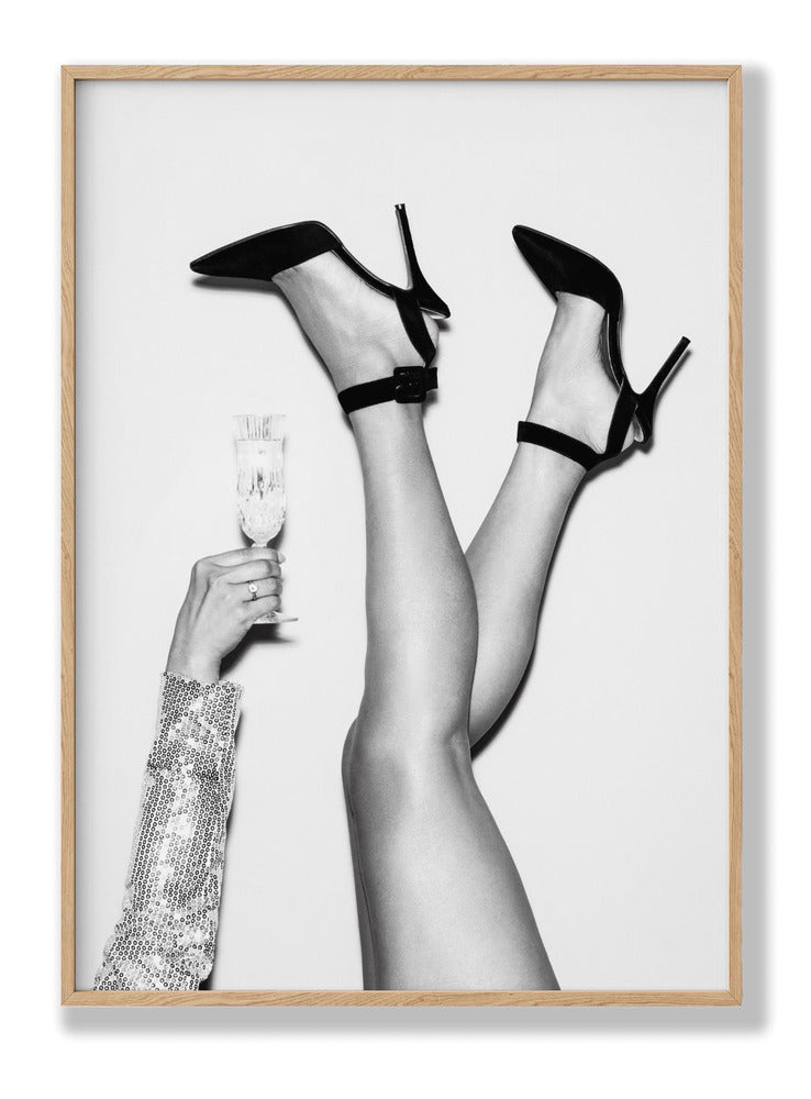 Champagne legs Black and White